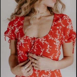 NWT. Kivari Oasis Dress size small